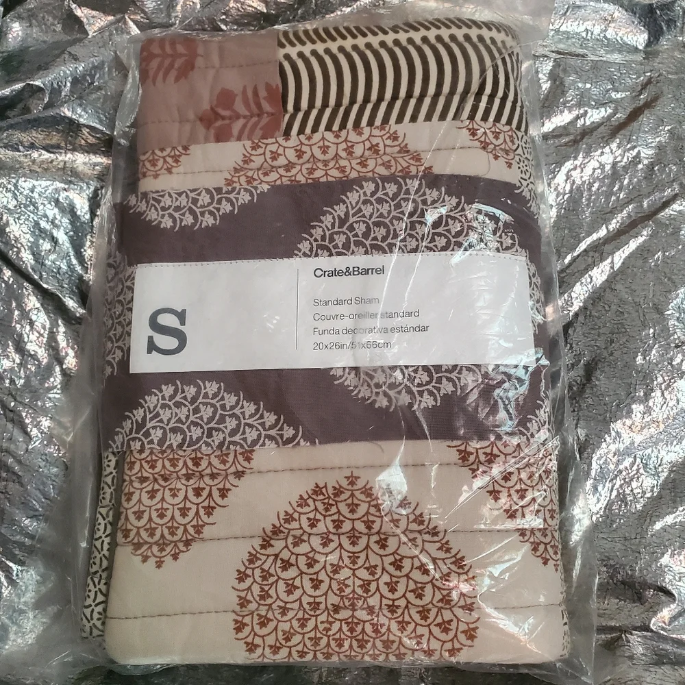 NWT Crate&Barrel Brown and Cream Standard Pillow Sham
